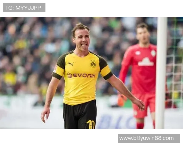 安塞尔米诺精彩头球破门助多特在第41分钟取得领先