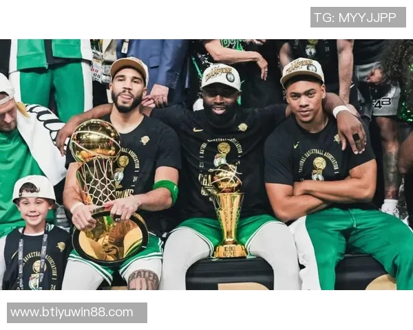 塔图姆谈绿军主场氛围只升冠军旗和退役号的背后意义